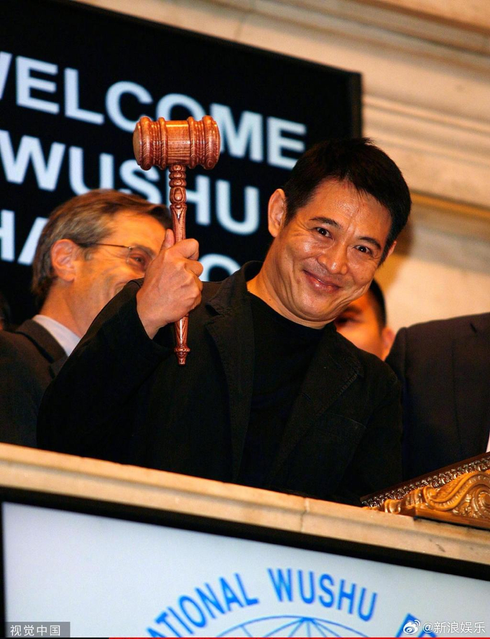 向太辟谣李连杰去世：今早还和我请安啊（向太 李连杰）