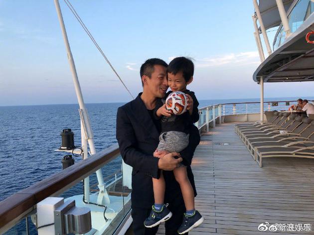 汪小菲父亲节获儿女贴心送礼:此刻我是最幸福的人（汪小菲 爸）