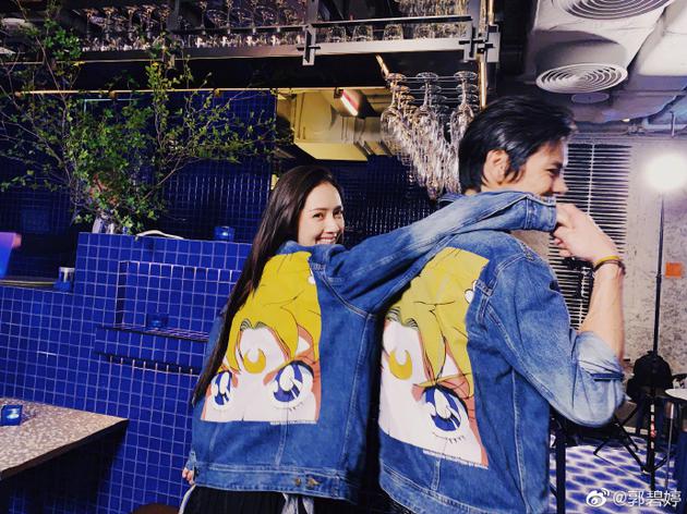 甜蜜暴击！郭碧婷向佐穿情侣装过七夕满眼都是爱（郭碧婷向佐2016年就认识）